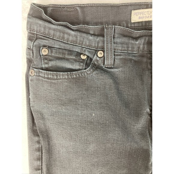 Levi's Boot Cut 512 Perfectly Slimming Womens Jeans Black Size 12 Short - Picture 5 of 16